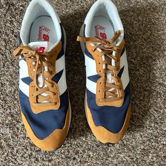 ‼️SOLD‼️New Balance Sneakers Navy/Yellow Men’s Shoe 12 - Picture 5 of 6